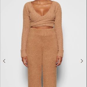 Skims. Great condition. Selling the set. Size xxs/xs